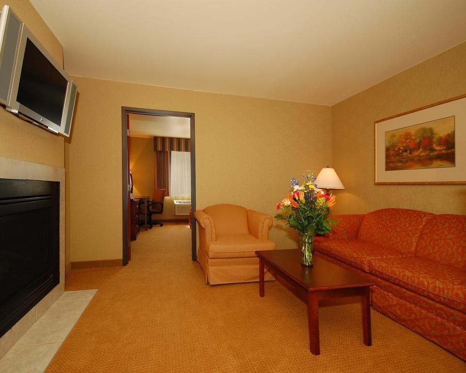 Comfort Suites At Par 4 Resort Waupaca Luaran gambar