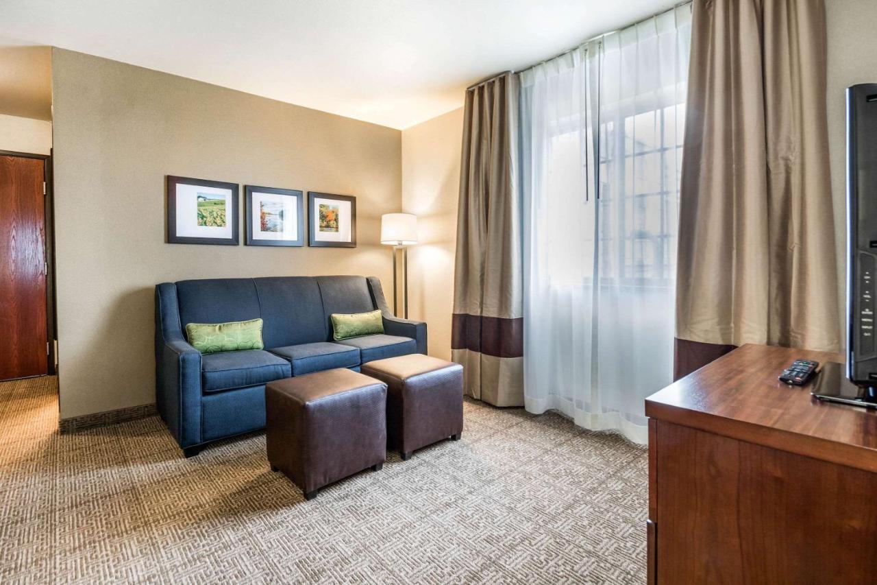 Comfort Suites At Par 4 Resort Waupaca Luaran gambar